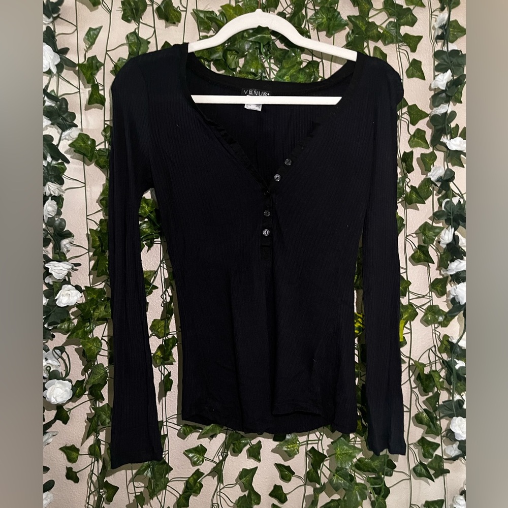 BLACK BLOUSE